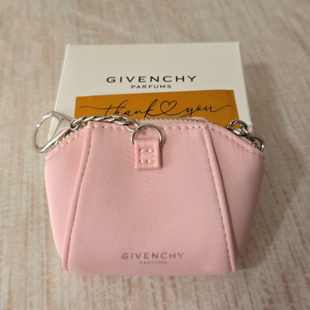 Givenchy Parfums Pochette Airpods Pouch Nude Pink